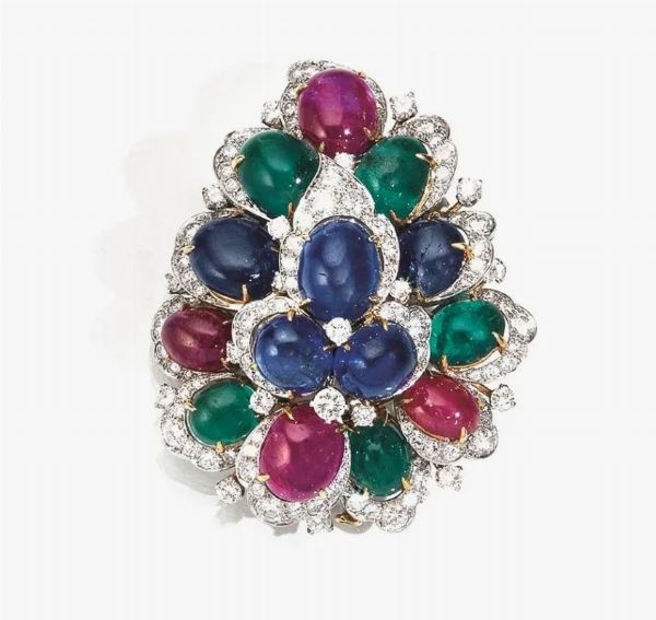 Spilla, Bulgari, fine anni '60, in oro bianco, oro giallo, diamanti, rubini, zaffiri e smeraldi  - Asta VINTAGE: BORSE E ACCESSORI DI HERMES, LOUIS VUITTON E ALTRE GRANDI MAISON - Associazione Nazionale - Case d'Asta italiane