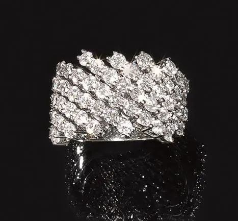 Anello in oro bianco e diamante  - Asta VINTAGE: BORSE E ACCESSORI DI HERMES, LOUIS VUITTON E ALTRE GRANDI MAISON - Associazione Nazionale - Case d'Asta italiane