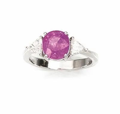 Anello in oro bianco, zaffiro rosa e diamanti, corredato di certificato GRS  - Asta VINTAGE: BORSE E ACCESSORI DI HERMES, LOUIS VUITTON E ALTRE GRANDI MAISON - Associazione Nazionale - Case d'Asta italiane