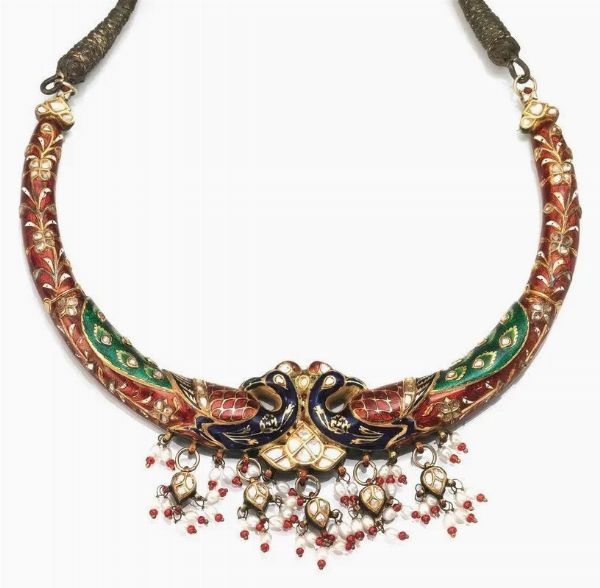Collana, India, in oro giallo, perle, smalti e diamanti&nbsp;  - Asta VINTAGE: BORSE E ACCESSORI DI HERMES, LOUIS VUITTON E ALTRE GRANDI MAISON - Associazione Nazionale - Case d'Asta italiane
