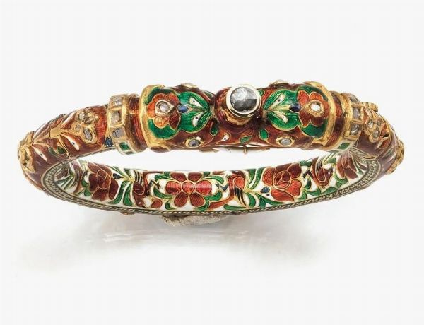 Bracciale, India, in oro giallo, smalti e diamanti&nbsp;  - Asta VINTAGE: BORSE E ACCESSORI DI HERMES, LOUIS VUITTON E ALTRE GRANDI MAISON - Associazione Nazionale - Case d'Asta italiane