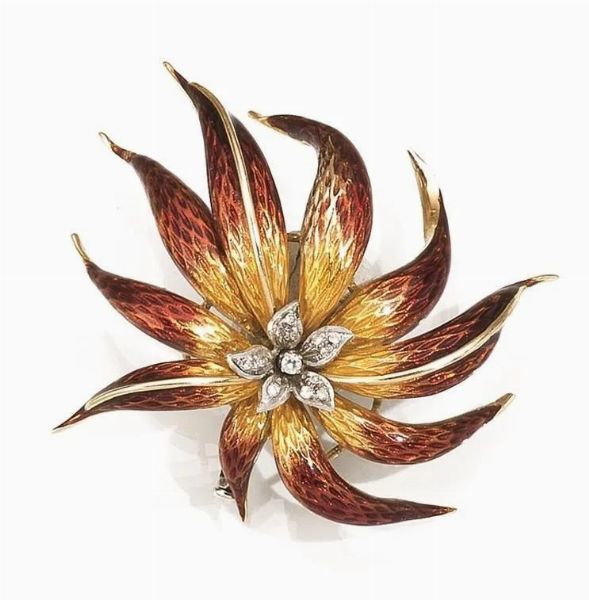 Bracciale e spilla, anni '60, in oro giallo, oro bianco, diamanti e smalti  - Asta VINTAGE: BORSE E ACCESSORI DI HERMES, LOUIS VUITTON E ALTRE GRANDI MAISON - Associazione Nazionale - Case d'Asta italiane