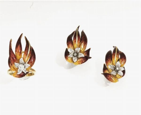 Paio di orecchini e anello in oro giallo, oro bianco, diamanti e smalti&nbsp;  - Asta VINTAGE: BORSE E ACCESSORI DI HERMES, LOUIS VUITTON E ALTRE GRANDI MAISON - Associazione Nazionale - Case d'Asta italiane