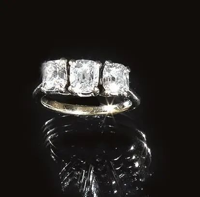 Anello in oro bianco e diamanti  - Asta VINTAGE: BORSE E ACCESSORI DI HERMES, LOUIS VUITTON E ALTRE GRANDI MAISON - Associazione Nazionale - Case d'Asta italiane