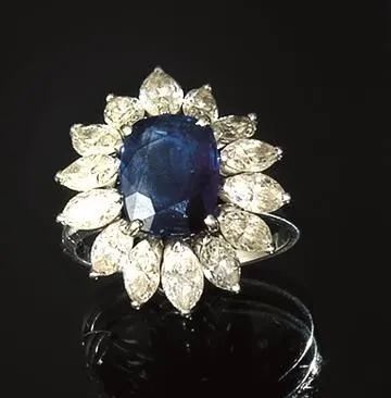 Anello in oro bianco, zaffiro e diamanti&nbsp;  - Asta VINTAGE: BORSE E ACCESSORI DI HERMES, LOUIS VUITTON E ALTRE GRANDI MAISON - Associazione Nazionale - Case d'Asta italiane