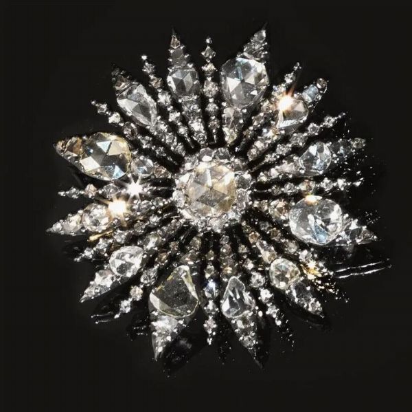 Spilla, seconda met&agrave; sec. XIX, in oro giallo, argento e diamanti  - Asta VINTAGE: BORSE E ACCESSORI DI HERMES, LOUIS VUITTON E ALTRE GRANDI MAISON - Associazione Nazionale - Case d'Asta italiane