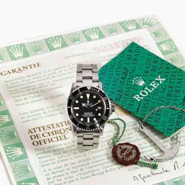 OROLOGIO DA POLSO ROLEX OYSTER PERPETUAL DATE SEA-DWELLER 2000ft- 610m, REF. 1665, SERIALE 5'231'706, 1977 CIRCA, CON GARANZIA E ACCESSORI  - Asta VINTAGE: BORSE E ACCESSORI DI HERMES, LOUIS VUITTON E ALTRE GRANDI MAISON - Associazione Nazionale - Case d'Asta italiane