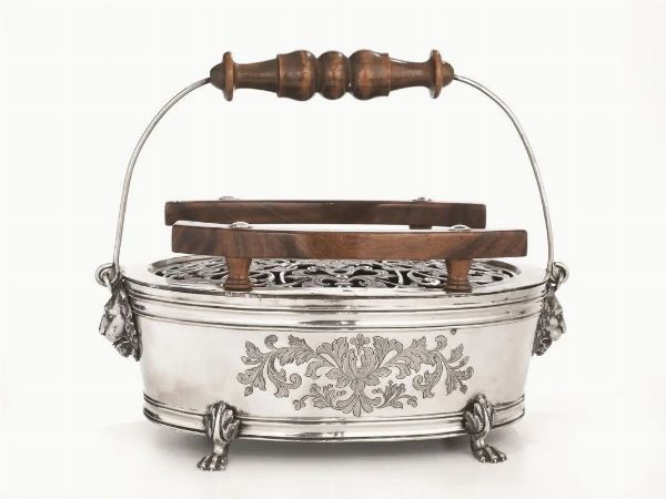 Scaldino in argento, Roma 1850 circa, Argentiere  - Asta VINTAGE: BORSE E ACCESSORI DI HERMES, LOUIS VUITTON E ALTRE GRANDI MAISON - Associazione Nazionale - Case d'Asta italiane