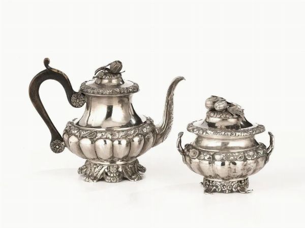 TEIERA E ZUCCHERIERA, NAPOLI, SEC. XIX, FACITORE SISINO  - Asta VINTAGE: BORSE E ACCESSORI DI HERMES, LOUIS VUITTON E ALTRE GRANDI MAISON - Associazione Nazionale - Case d'Asta italiane