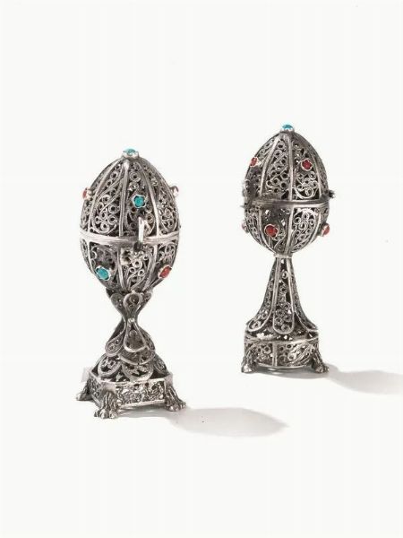 COPPIA DI PORTA INCENSO, MOSCA, 1873  - Asta VINTAGE: BORSE E ACCESSORI DI HERMES, LOUIS VUITTON E ALTRE GRANDI MAISON - Associazione Nazionale - Case d'Asta italiane