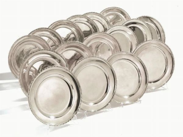 SEDICI PIATTI, SEC. XX  - Asta VINTAGE: BORSE E ACCESSORI DI HERMES, LOUIS VUITTON E ALTRE GRANDI MAISON - Associazione Nazionale - Case d'Asta italiane