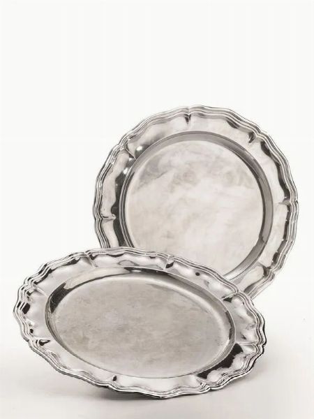 COPPIA DI GRANDI VASSOI, SEC. XX  - Asta VINTAGE: BORSE E ACCESSORI DI HERMES, LOUIS VUITTON E ALTRE GRANDI MAISON - Associazione Nazionale - Case d'Asta italiane