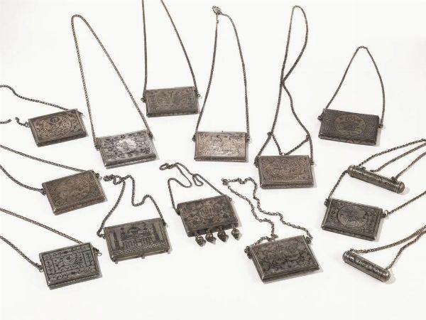 Quattordici portabiglietti, sec. XX&nbsp;  - Asta VINTAGE: BORSE E ACCESSORI DI HERMES, LOUIS VUITTON E ALTRE GRANDI MAISON - Associazione Nazionale - Case d'Asta italiane