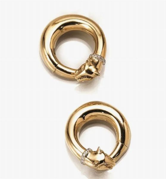 Paio di orecchini in oro giallo e diamanti  - Asta VINTAGE: BORSE E ACCESSORI DI HERMES, LOUIS VUITTON E ALTRE GRANDI MAISON - Associazione Nazionale - Case d'Asta italiane