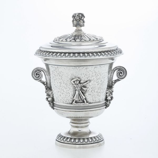 Coppa con coperchio. Argenteria artistica italiana del XX secolo, bollo dell'argentiere consunto  - Asta Argenti e Icone - Associazione Nazionale - Case d'Asta italiane