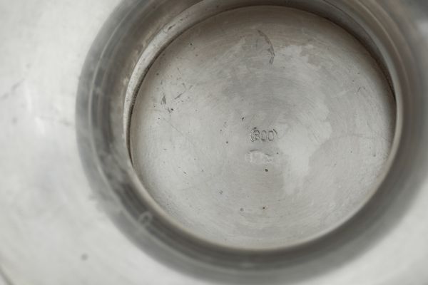 Coppa con coperchio. Argenteria artistica italiana del XX secolo, bollo dell'argentiere consunto  - Asta Argenti e Icone - Associazione Nazionale - Case d'Asta italiane