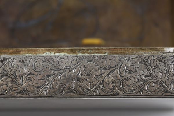 Cofanetto in argento cesellato e lapislazzulo. Argenteria italiana del XX secolo  - Asta Argenti e Icone - Associazione Nazionale - Case d'Asta italiane