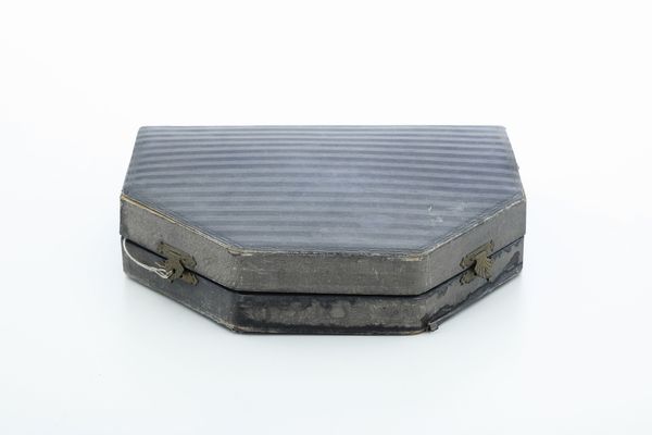 Set da barba. Germania inizio XX secolo  - Asta Argenti e Icone - Associazione Nazionale - Case d'Asta italiane