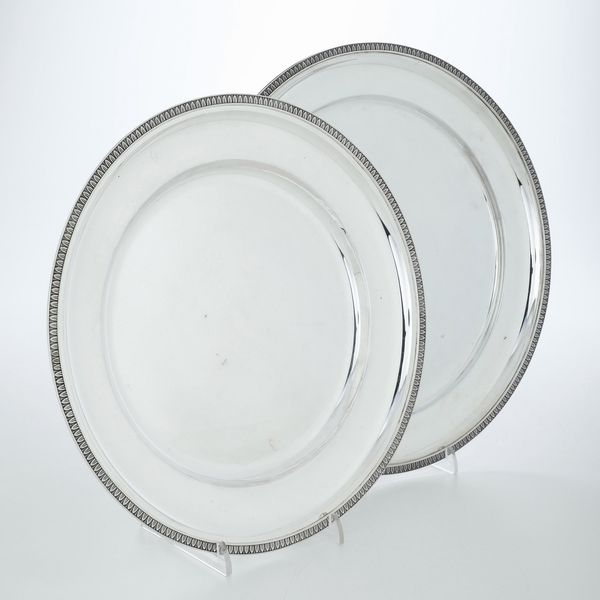 Due piatti. Argenteria italiana del XX secolo, argentieri differenti  - Asta Argenti e Icone - Associazione Nazionale - Case d'Asta italiane