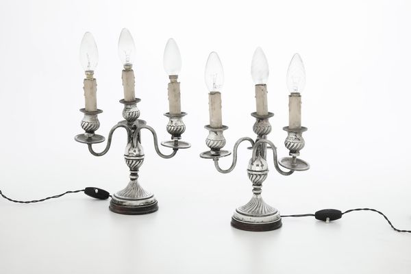 Coppia di candelabri. Argenteria italiana della prima met del XX secolo  - Asta Argenti e Icone - Associazione Nazionale - Case d'Asta italiane
