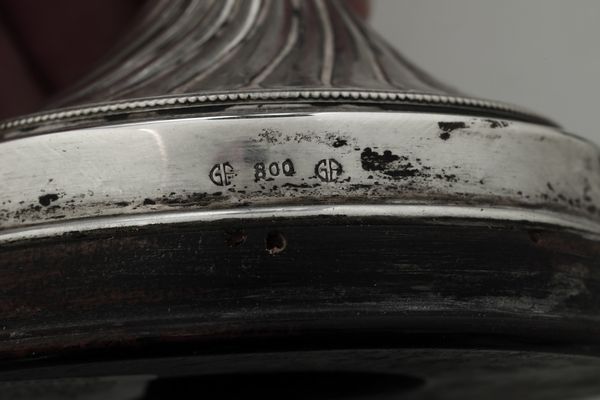 Coppia di candelabri. Argenteria italiana della prima met del XX secolo  - Asta Argenti e Icone - Associazione Nazionale - Case d'Asta italiane