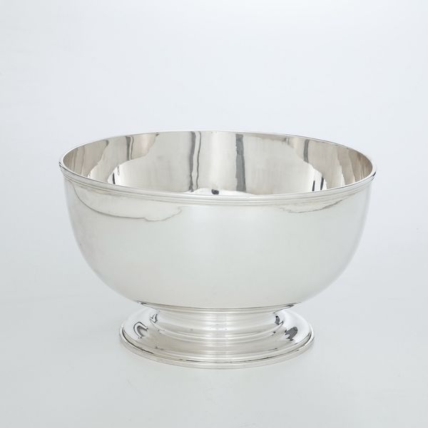 Coppa centrotavola. Argenteria italiana del XX secolo, uno con marchio dell'argentiere Miracoli, Milano  - Asta Argenti e Icone - Associazione Nazionale - Case d'Asta italiane