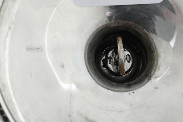 Candelabro. Argenteria italiana del XX secolo, bollo dell'argentiere consunto  - Asta Argenti e Icone - Associazione Nazionale - Case d'Asta italiane