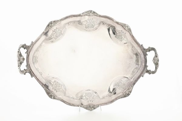 Vassoio biansato. Argenteria siciliana del XX secolo, argentiere Eugenio Stancampiano, Palermo  - Asta Argenti e Icone - Associazione Nazionale - Case d'Asta italiane