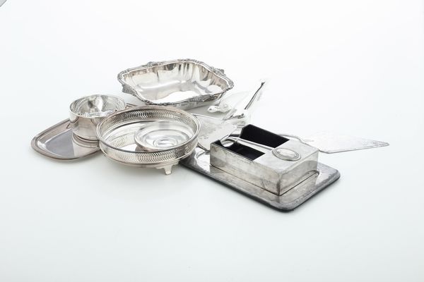 Lotto di oggetti in argento. Varie manifatture del XX secolo  - Asta Argenti e Icone - Associazione Nazionale - Case d'Asta italiane