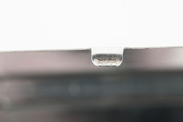 Lotto composto di 2 vasetti, 3 scatoline, una lente, un porta biglietti da visita, 2 cucchiaini e altri 5 oggetti. Varie manifatture italiane ed estere del XX secolo  - Asta Argenti e Icone - Associazione Nazionale - Case d'Asta italiane