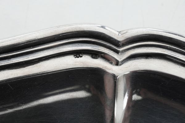 Due piatti. Argenteria italiana del XX secolo, argentieri differenti  - Asta Argenti e Icone - Associazione Nazionale - Case d'Asta italiane