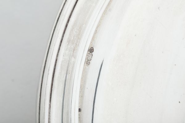 Due piatti. Argenteria italiana del XX secolo, argentieri differenti  - Asta Argenti e Icone - Associazione Nazionale - Case d'Asta italiane