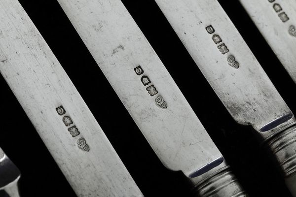 Servizio da dolce. Londra 1909, Goldsmiths and Silversmiths Company Ltd.  - Asta Argenti e Icone - Associazione Nazionale - Case d'Asta italiane