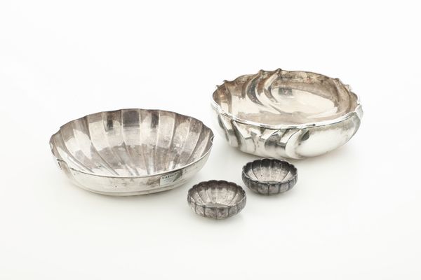 Lotto composto da due ciotole e due ciotoline. Argenteria italiana del XX secolo  - Asta Argenti e Icone - Associazione Nazionale - Case d'Asta italiane