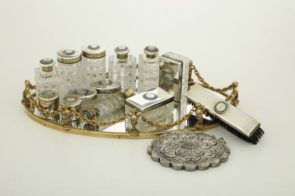 Set da bagno. Londra 1867, argentiere James Vickery  - Asta Argenti e Icone - Associazione Nazionale - Case d'Asta italiane