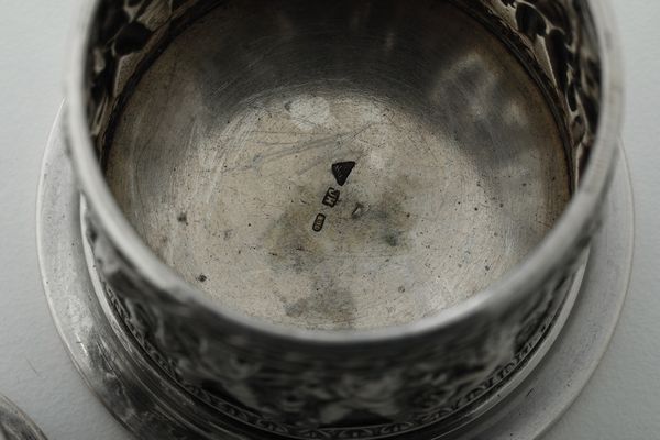 Tagliacarte e due porta oggetti da scrivania. Germania XX secolo  - Asta Argenti e Icone - Associazione Nazionale - Case d'Asta italiane