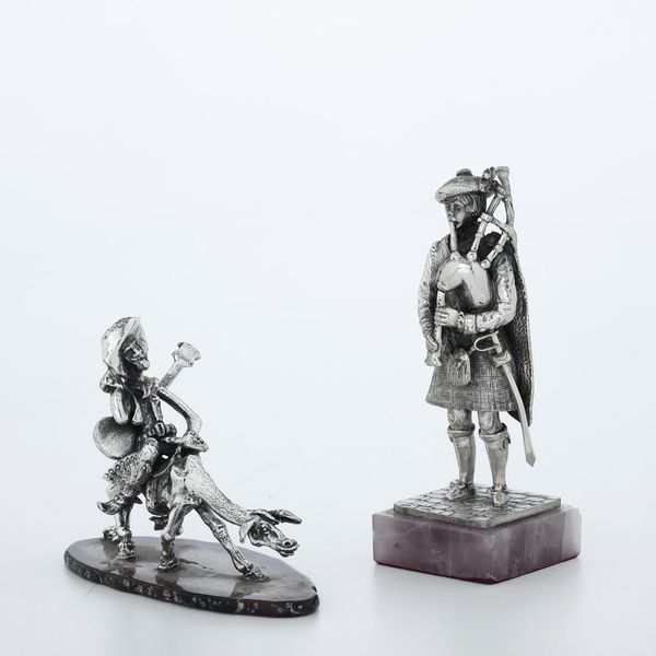 Suonatore di cornamusa e Don Chisciotte. Argenteria italiana del XX secolo  - Asta Argenti e Icone - Associazione Nazionale - Case d'Asta italiane