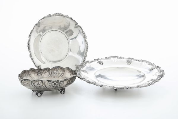 Tre vassoi. Argenteria italiana del XX secolo  - Asta Argenti e Icone - Associazione Nazionale - Case d'Asta italiane