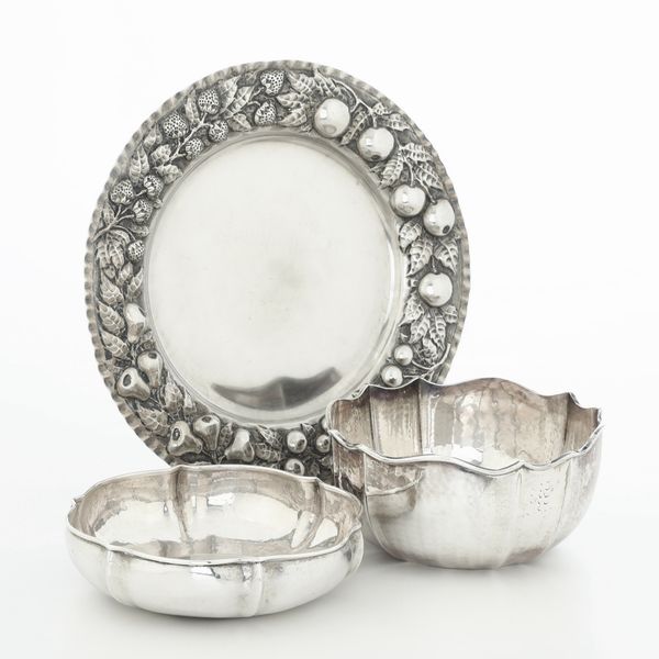 Due ciotole in argento. Argenteria italiana del XX secolo  - Asta Argenti e Icone - Associazione Nazionale - Case d'Asta italiane