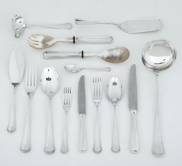 Servizio di posate. Argenteria italiana del XX secolo, argentiere Manlio Bragagnolo, Padova  - Asta Argenti e Icone - Associazione Nazionale - Case d'Asta italiane
