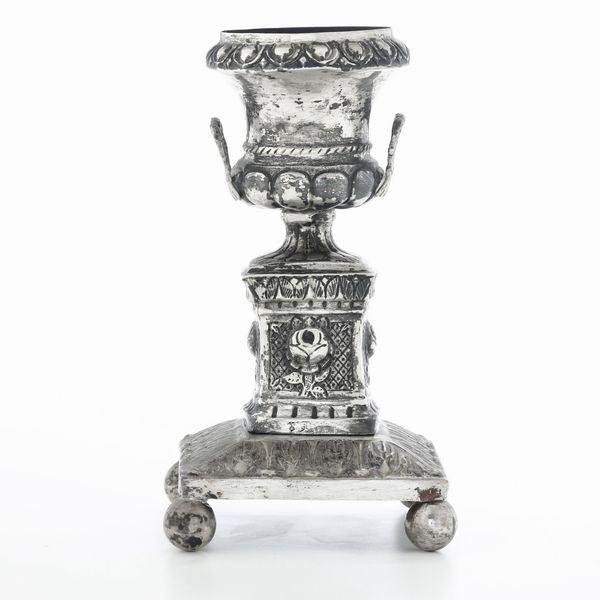Vaso portapalme. Argenteria artistica del XX secolo. Nei modi dell'argenteria ottocentesca  - Asta Argenti e Icone - Associazione Nazionale - Case d'Asta italiane