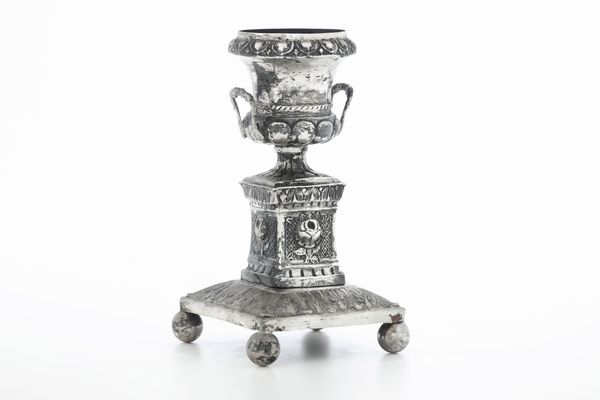 Vaso portapalme. Argenteria artistica del XX secolo. Nei modi dell'argenteria ottocentesca  - Asta Argenti e Icone - Associazione Nazionale - Case d'Asta italiane