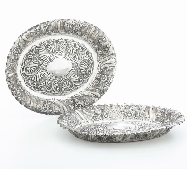 Coppia di vassoi. Londra 1898  - Asta Argenti e Icone - Associazione Nazionale - Case d'Asta italiane