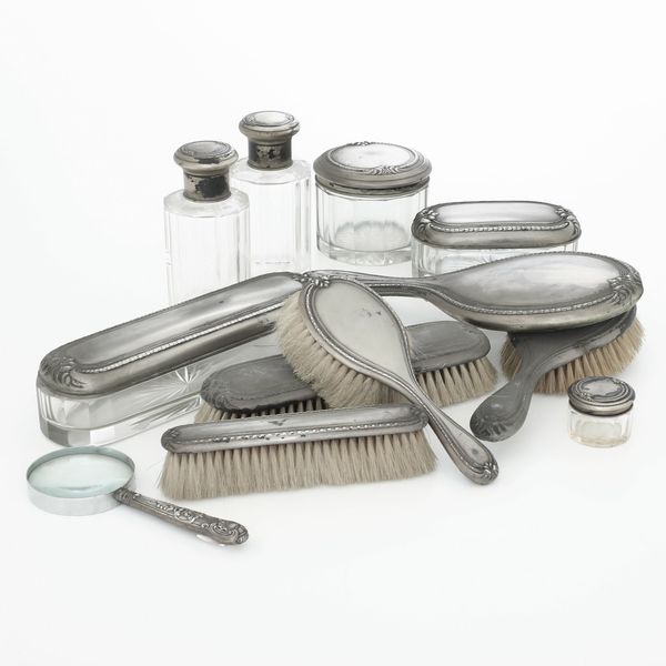 Set da toilette. Argenteria italiana del XX secolo  - Asta Argenti e Icone - Associazione Nazionale - Case d'Asta italiane