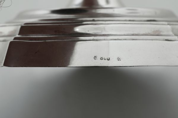 Coppia di candelabri a 5 braccia. Argenteria italiana del XX secolo  - Asta Argenti e Icone - Associazione Nazionale - Case d'Asta italiane