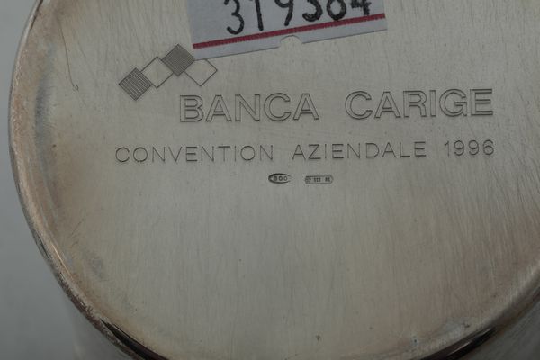 Salsiera, caraffa e portapenne. Varie argenterie italiane del XX secolo  - Asta Argenti e Icone - Associazione Nazionale - Case d'Asta italiane