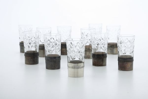 Undici bicchieri in cristallo e argento. Francia XX secolo  - Asta Argenti e Icone - Associazione Nazionale - Case d'Asta italiane