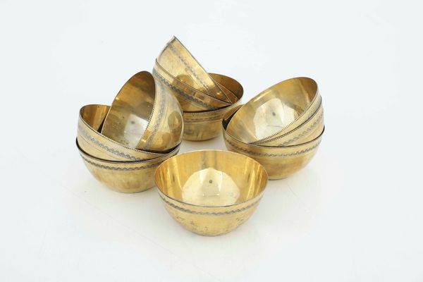 Dieci coppette lavadita. Turchia XX secolo  - Asta Argenti e Icone - Associazione Nazionale - Case d'Asta italiane