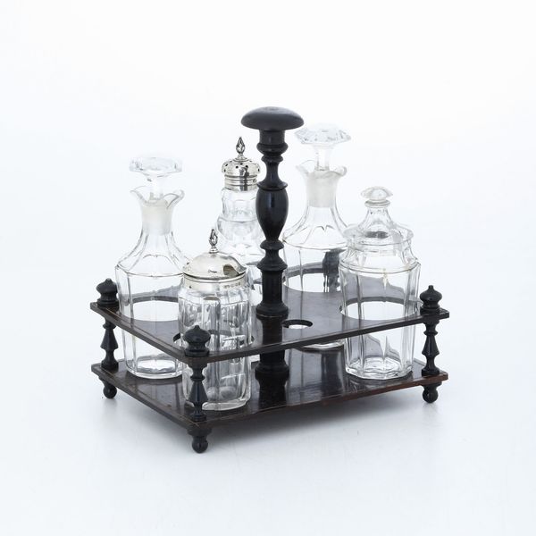 Servizio composto da 5 bottigliette da condimento in vetro (una con coperchio di argento)  - Asta Argenti e Icone - Associazione Nazionale - Case d'Asta italiane