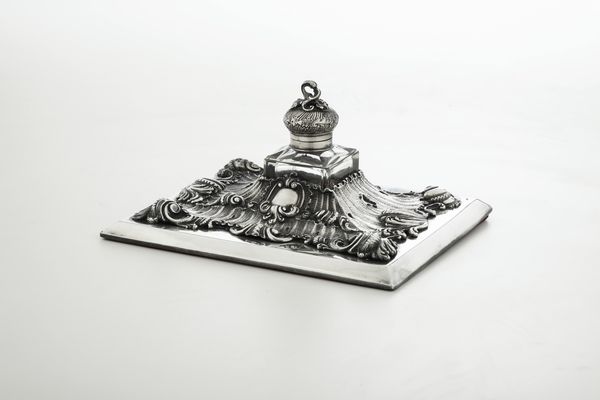 Calamaio in metallo argentato. Fine XIX, inizi XX secolo  - Asta Argenti e Icone - Associazione Nazionale - Case d'Asta italiane